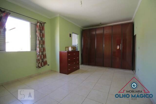 Sobrado à venda com 4 quartos, 220m² - Foto 1