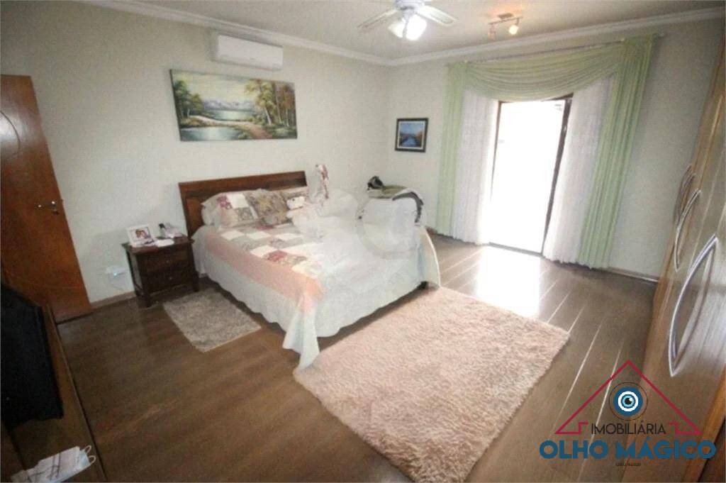 Sobrado à venda com 4 quartos, 250m² - Foto 9