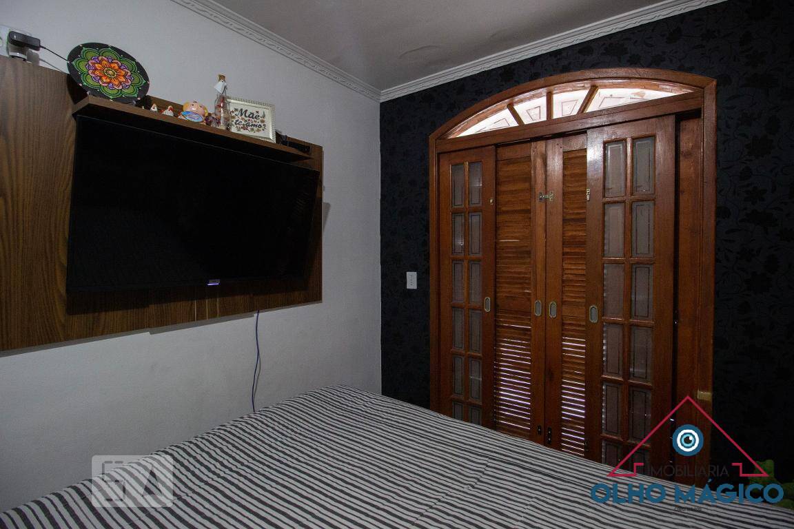 Sobrado à venda com 4 quartos, 201m² - Foto 1