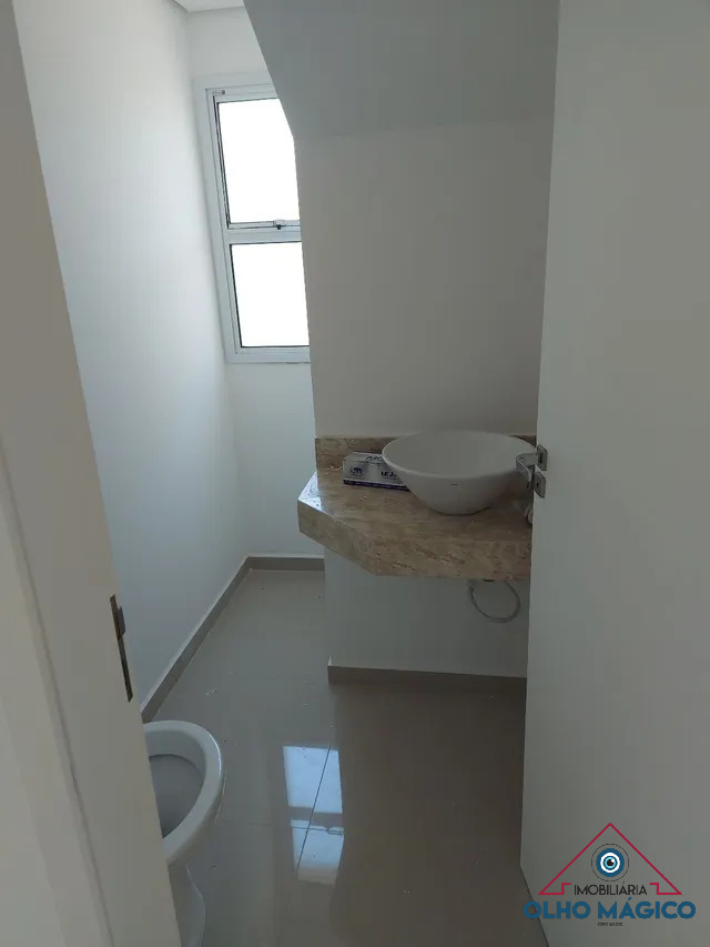 Sobrado à venda com 3 quartos, 200m² - Foto 2