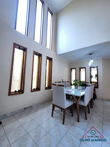 Casa à venda com 4 quartos, 300m² - Foto 11