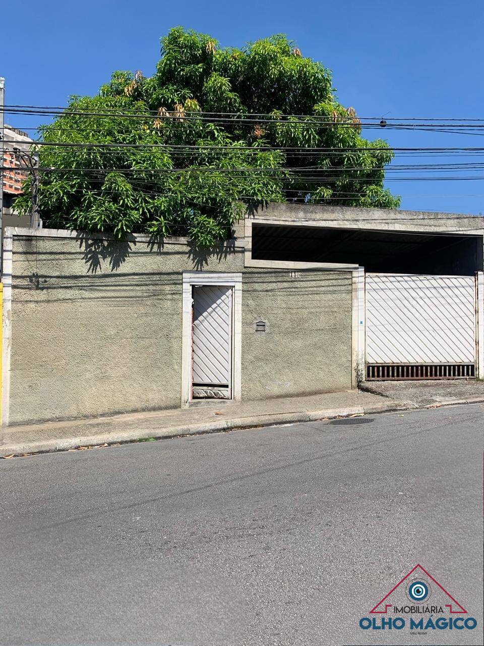 Casa à venda com 3 quartos, 250m² - Foto 1