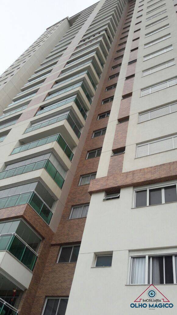 Apartamento para alugar com 4 quartos, 194m² - Foto 1